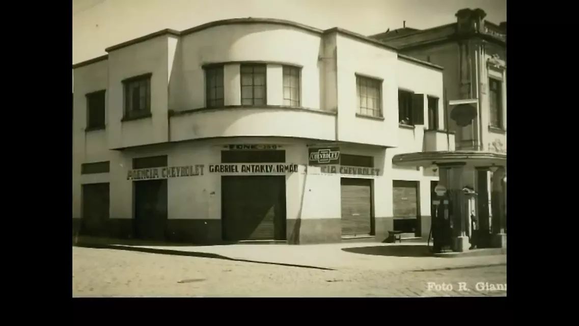Avenida Dona Gertrudes — agência de veículos