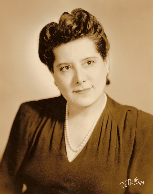 Guiomar Novaes — retrato adulto